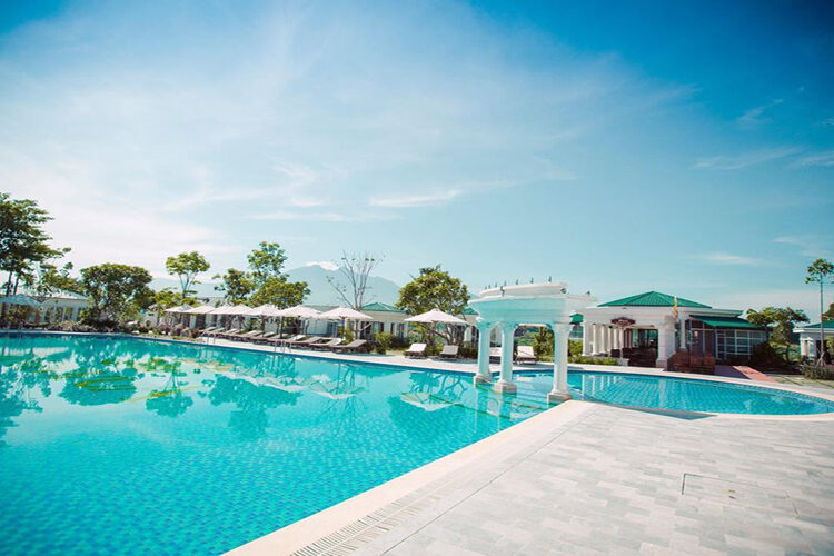 Bể Bơi Ngoài Trời Vườn Vua Resort